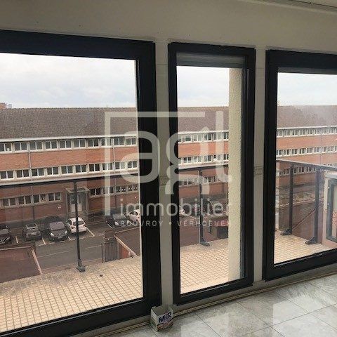 Location Appartement 7 pièces 225m² MALO LES BAINS 59240 - Photo 1