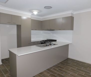 Modern Family Home - Photo 2