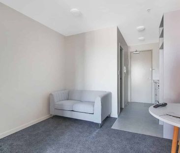 Move in ready! Fully furnished! - Photo 1