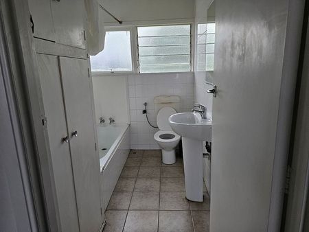 Charming 2BR Home in Papatoetoe - Photo 3