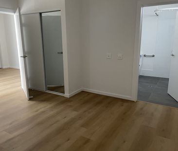 Large Family Home with 5 Bedrooms / 4 with Ensuites - Photo 5