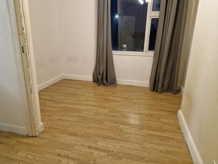 3 bedroom flat to rent - Photo 3