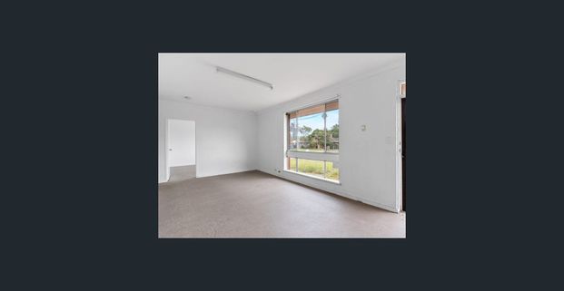 “Neat two-bedroom abode in the heart of town.” - Photo 1