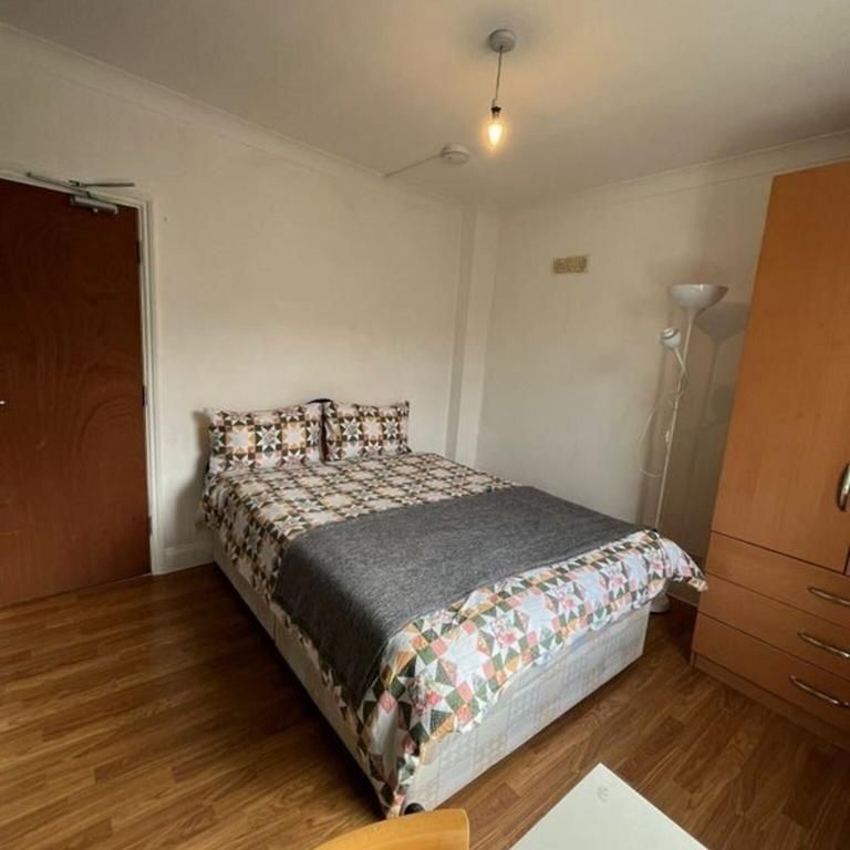 6 bedroom terraced house to rent - Photo 1