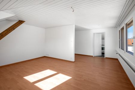 Gemütliche Dachwohnung - Photo 2