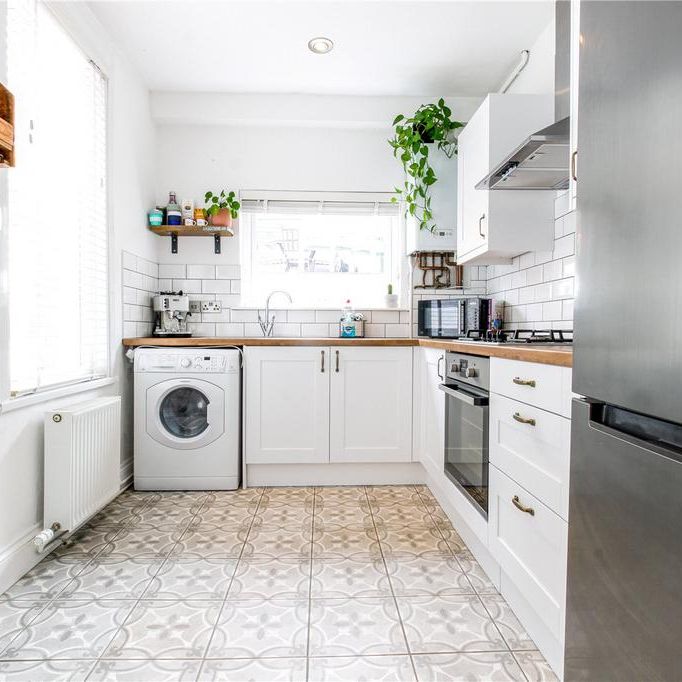 2 bedroom terraced house to rent - Photo 1