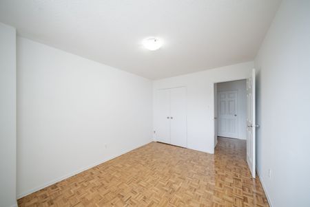 For Lease - 5 Glamorgan Avenue Unit# 712, Toronto, Ontario - Photo 4