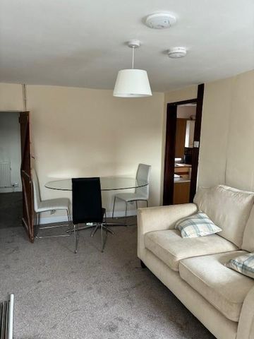 1 bedroom in a house share to rent - Photo 2