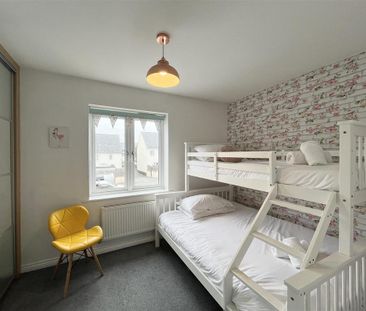 2 bedroom end of terrace house to rent - Photo 3