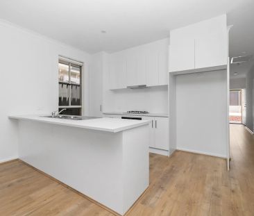 Spacious, Stylish & Brand-New – Family Living at Its Best - Photo 5