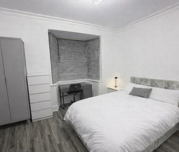 Room in a Shared House, Wellington St, LS1 - Photo 2