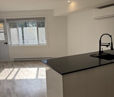 Studio rénové à louer – NDG / Métro Vendôme - Photo 1