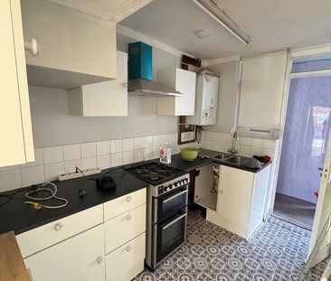 5 Bed Semi-Detached House, Goring Avenue, M18 - Photo 6