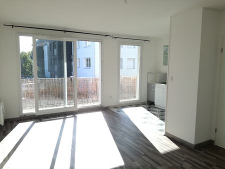 Location Appartement 2 pièces 51m² VALENCIENNES 59300 - Photo 3