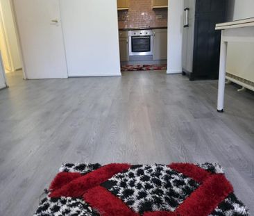 1 bedroom ground floor flat to rent - Photo 2