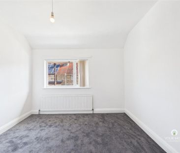 3 bedroom end of terrace house to rent - Photo 3