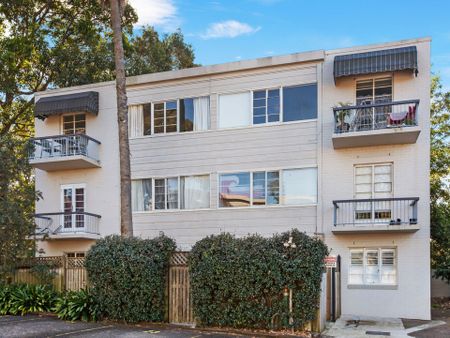 Beautifully Presented Apartment ** Available 06/12/25 ** - Photo 2