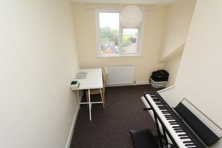 4 bedroom detached house to rent - Photo 5