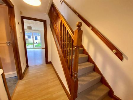 2 bedroom end of terrace house to rent - Photo 2