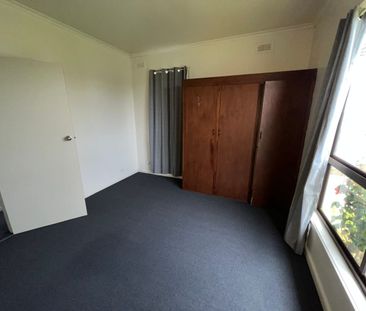 Suitable 3 Bedroom Home on Savige Street - Photo 4