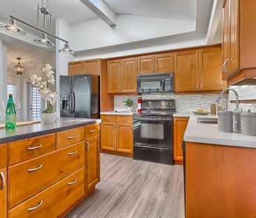 For Lease - 425 Canterbury Crescent, Oakville, Ontario - Photo 4