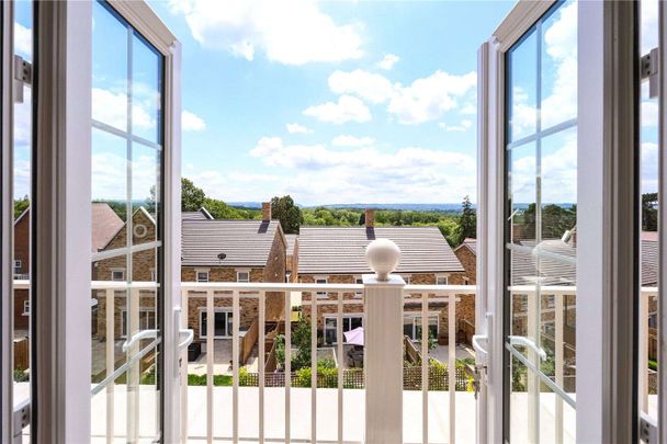 Two bedroom modern apartment with far reaching views of the Surrey Hills - Photo 1