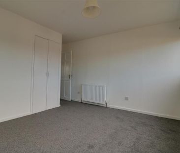 2 bedroom end of terrace house to rent - Photo 6