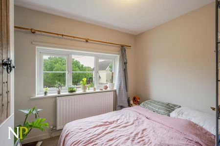 3 bedroom semi-detached house to rent - Photo 3