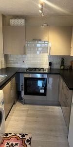 1 Bed Flat, Debham Court, NW2 - Photo 3