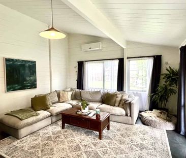 Convenient Family Home - Photo 3