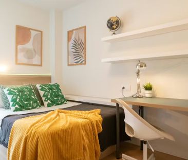 Avenida del Cardenal Herrera Oria, Madrid, Community of Madrid 28034 - Photo 5