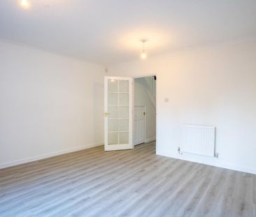 3 bedroom end of terrace house to rent - Photo 3