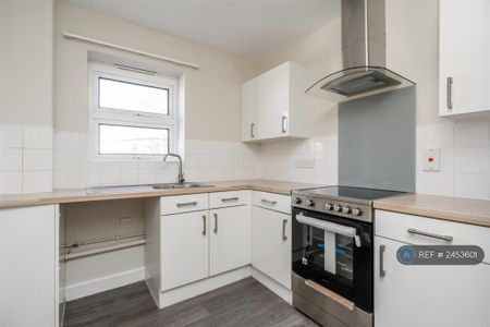1 bedroom flat to rent - Photo 2