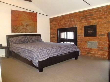 15 Industry Lane, Coburg - Photo 3