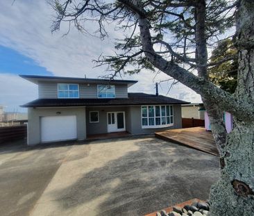 Large Family Home with Space Inside and Out! - Photo 5
