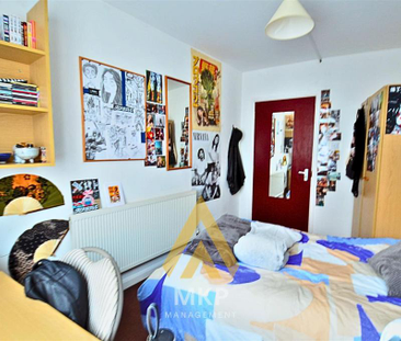 4 bedroom flat to rent - Photo 3