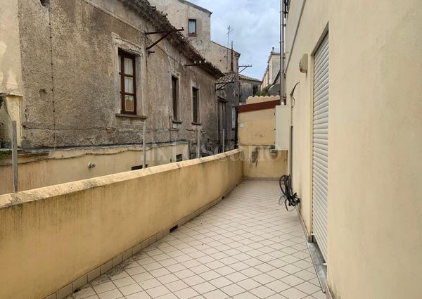 Casa a Catanzaro in Via Damiano Assanti