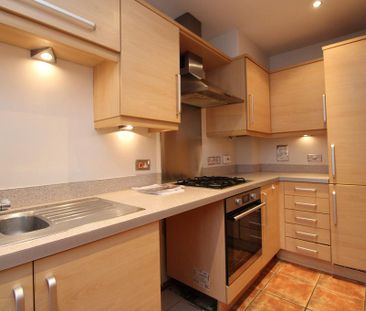 2 bedroom terraced house to rent - Photo 2