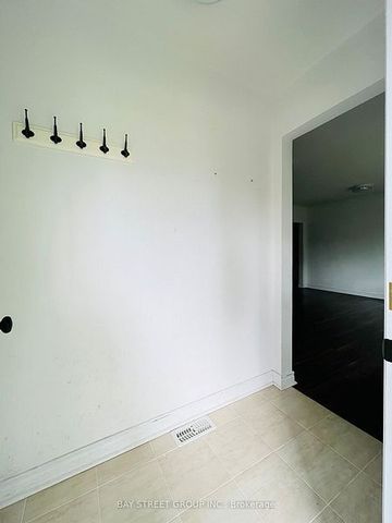 For Lease - 72 Caines Avenue, Toronto, Ontario - Photo 2