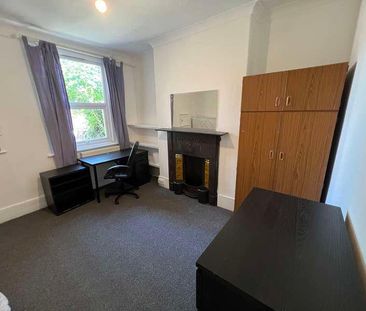 Avenue Road, SO14 - Photo 1