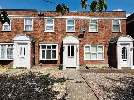 Hardwick Crescent, Syston, Leicester, LE7 - Photo 2