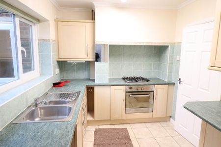 Deeds Grove, High Wycombe - Photo 5