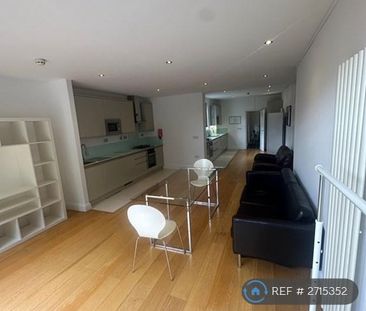 1 bedroom in a house share to rent - Photo 1