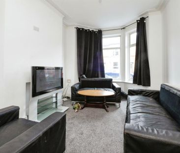Westminster Avenue - Photo 4