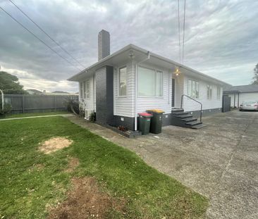 Fully renovated single level 4 Bedroom home - Photo 6