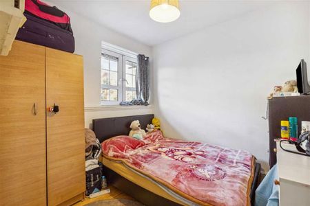 3 bedroom flat to rent - Photo 2