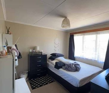 Tidy 3 bedroom home waiting for you! - Photo 2