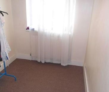 4 bedroom terraced house to rent - Photo 3