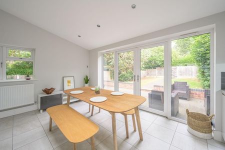 3 bedroom House To Let - Photo 4