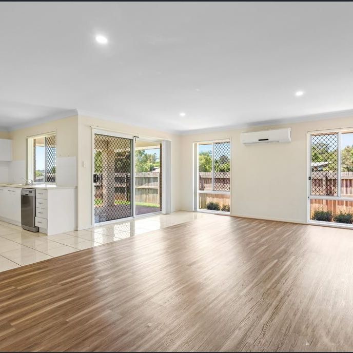 Four Bed Family Home ~ Backs onto Parkland! - Photo 1